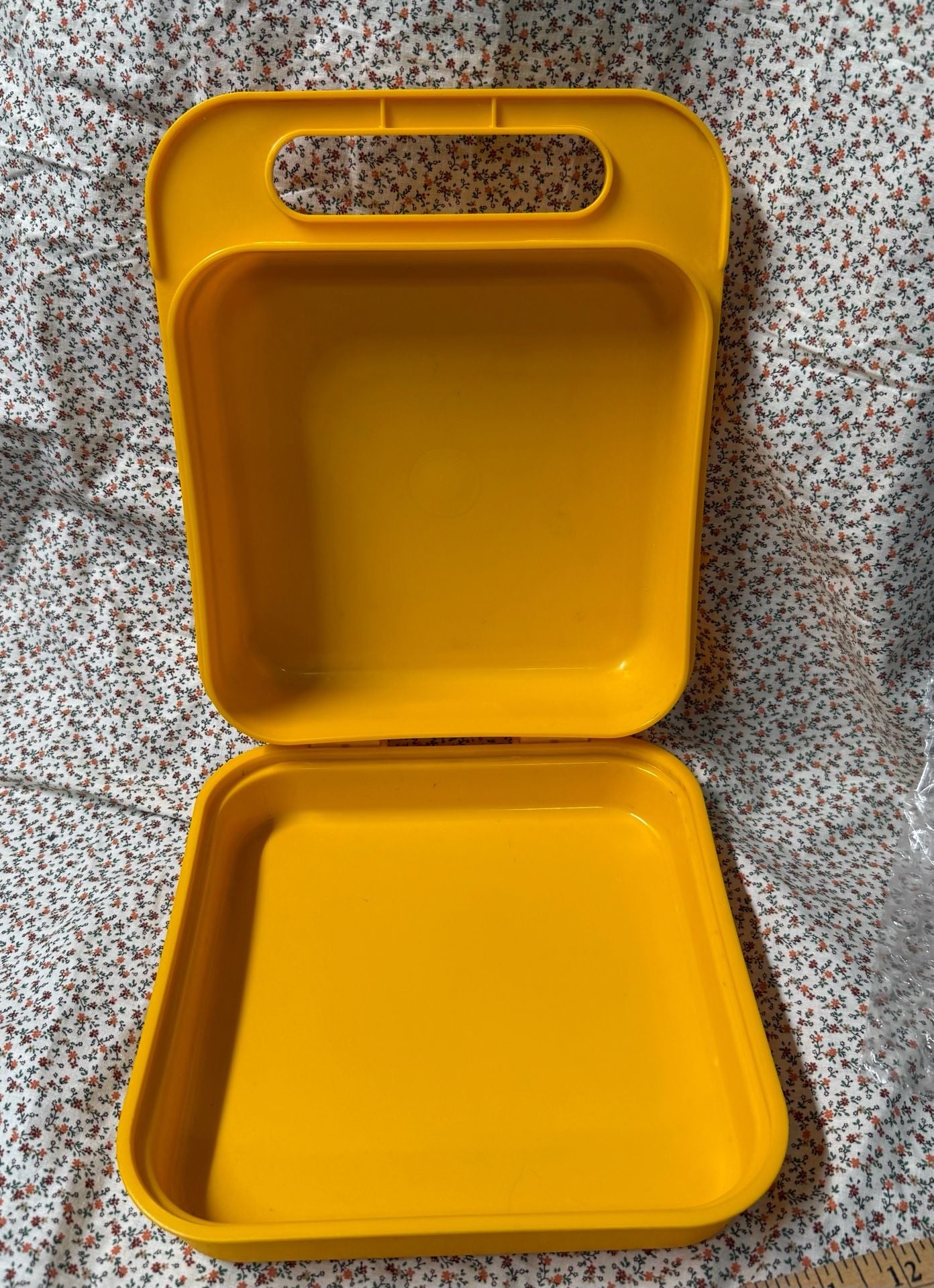 Tupperware Alphabet Vintage Yellow Carrying Case 3