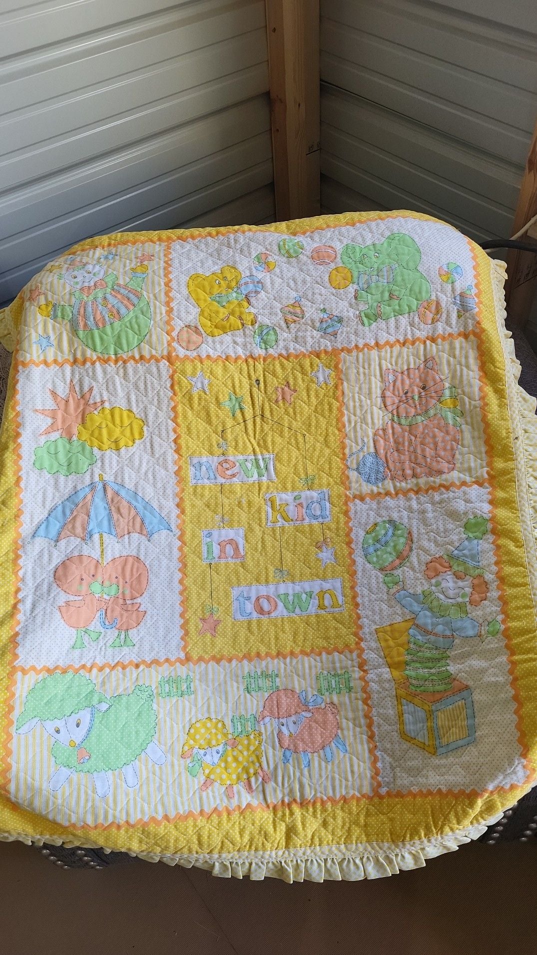 Vintage 80s/90s Unisex Baby Blanket Yellow 1