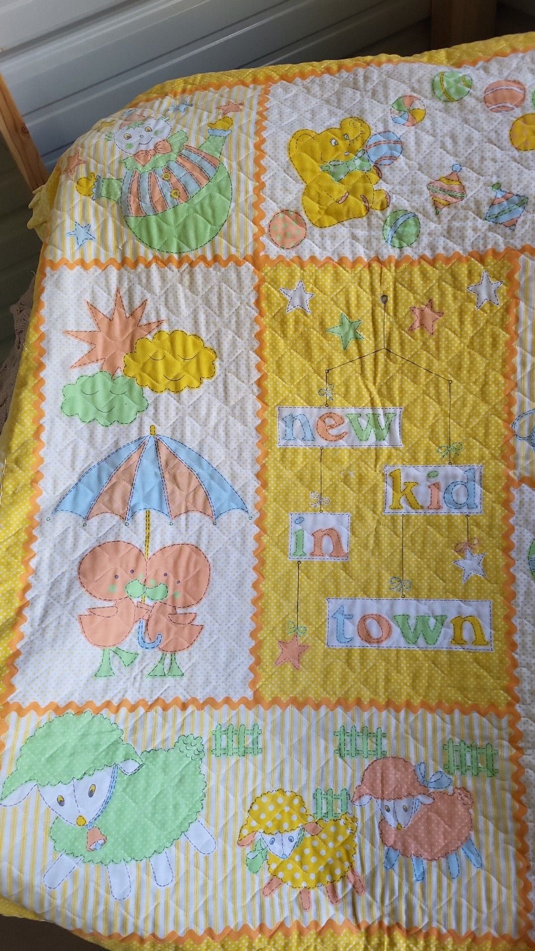 Vintage 80s/90s Unisex Baby Blanket Yellow 3