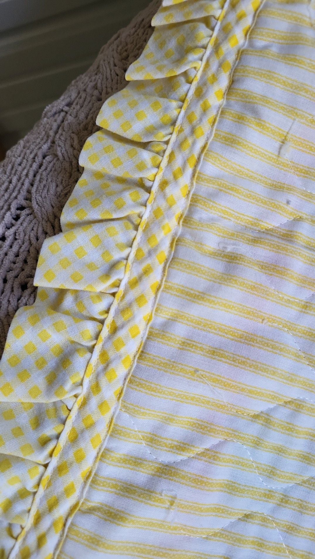 Vintage 80s/90s Unisex Baby Blanket Yellow 6