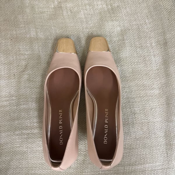 Donald Pliner Nude Patent Leather Metal Cap Toe Kitten Heels