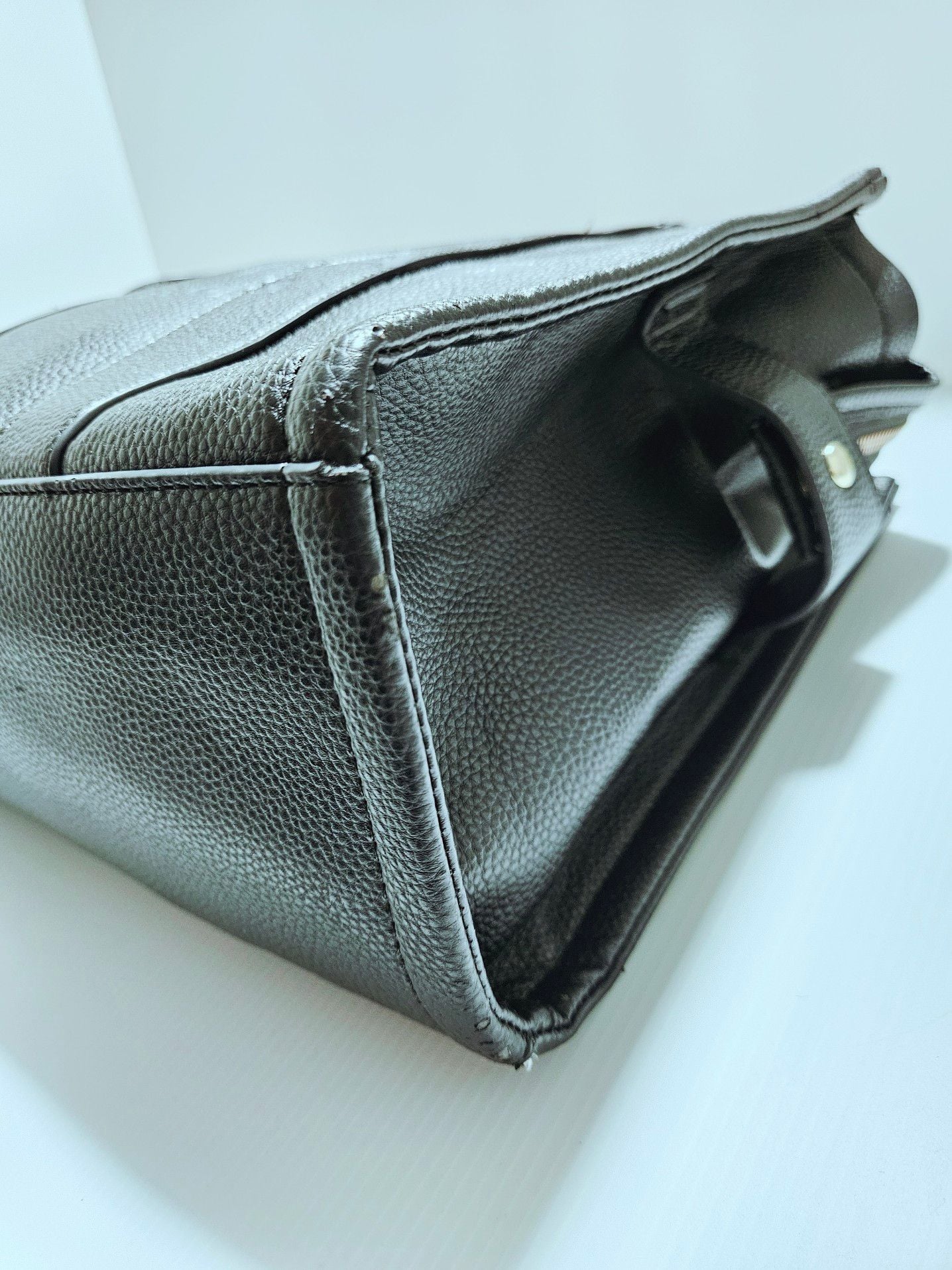 Marc Jacobs The Leather Tote Bag Medium in Black Pebble Leather EUC  10