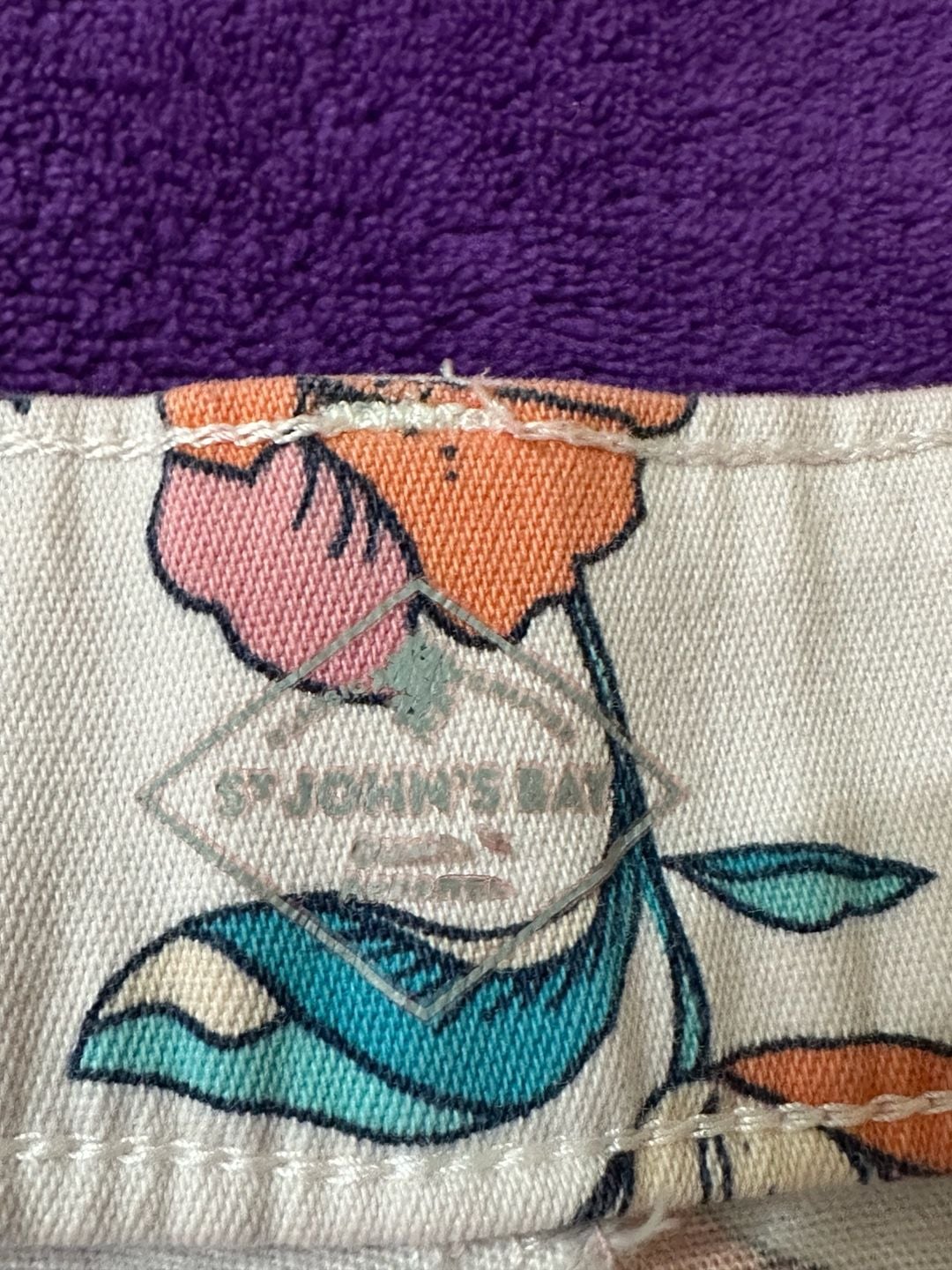 St. John's Bay Floral Pink Chino Capris Size 14 4