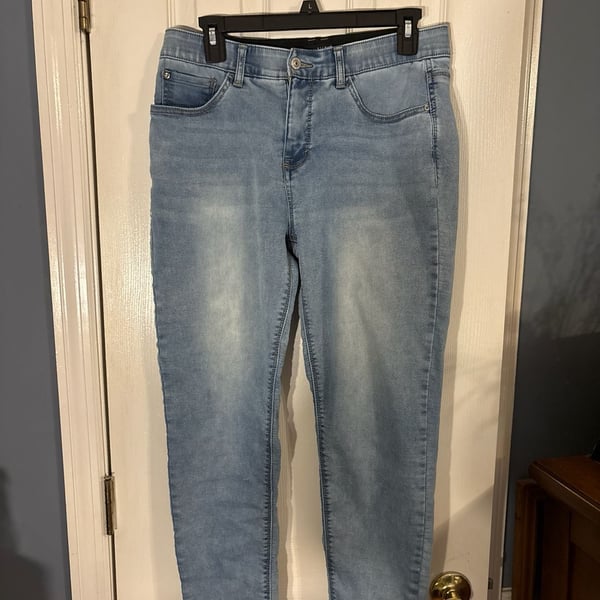 Curve Appeal Comfort Waist High-Rise Skinny Light Wash Denim Jeans Size 10/30