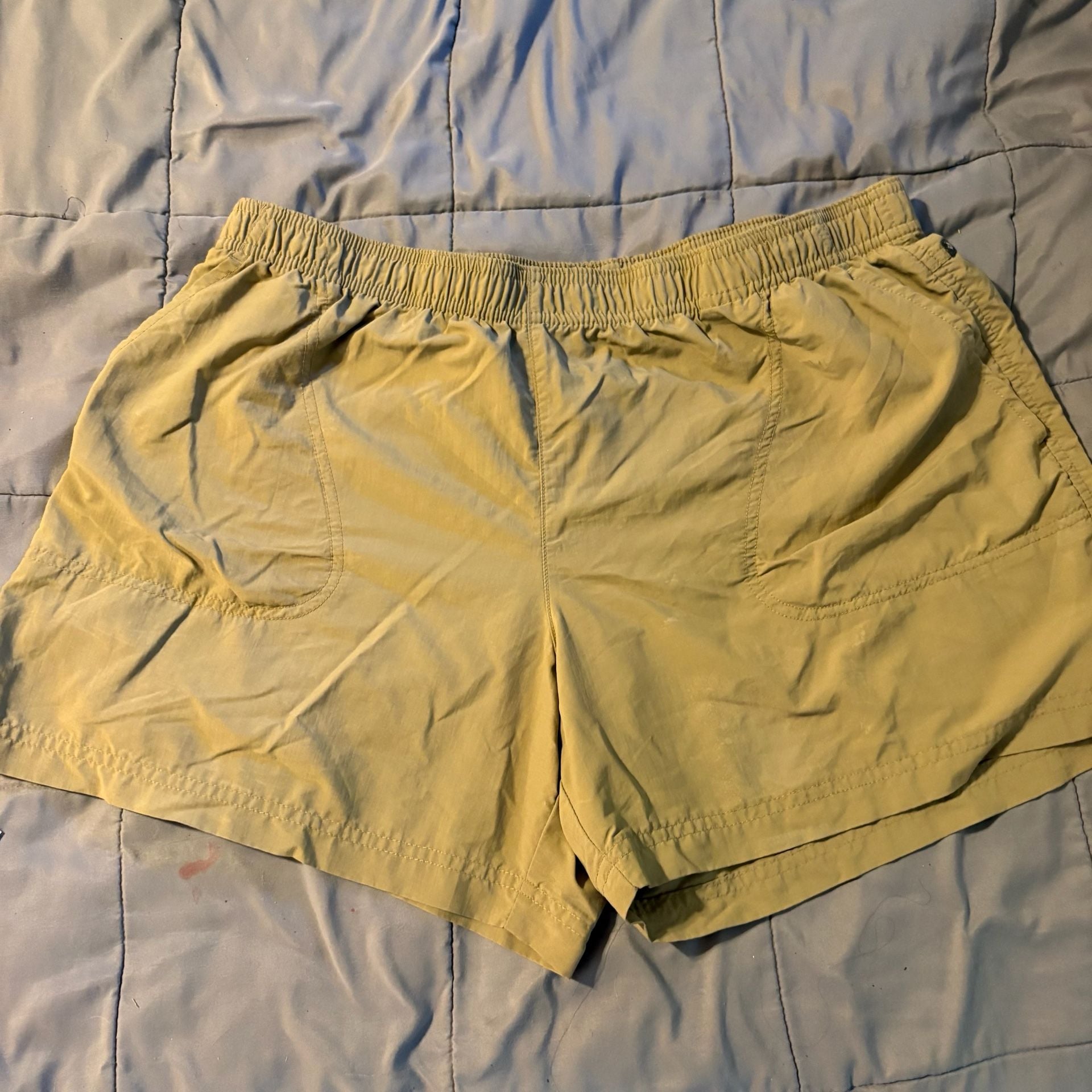 Columbia Women's Sandy River Cargo Shorts Wheat Tan Size XL 4