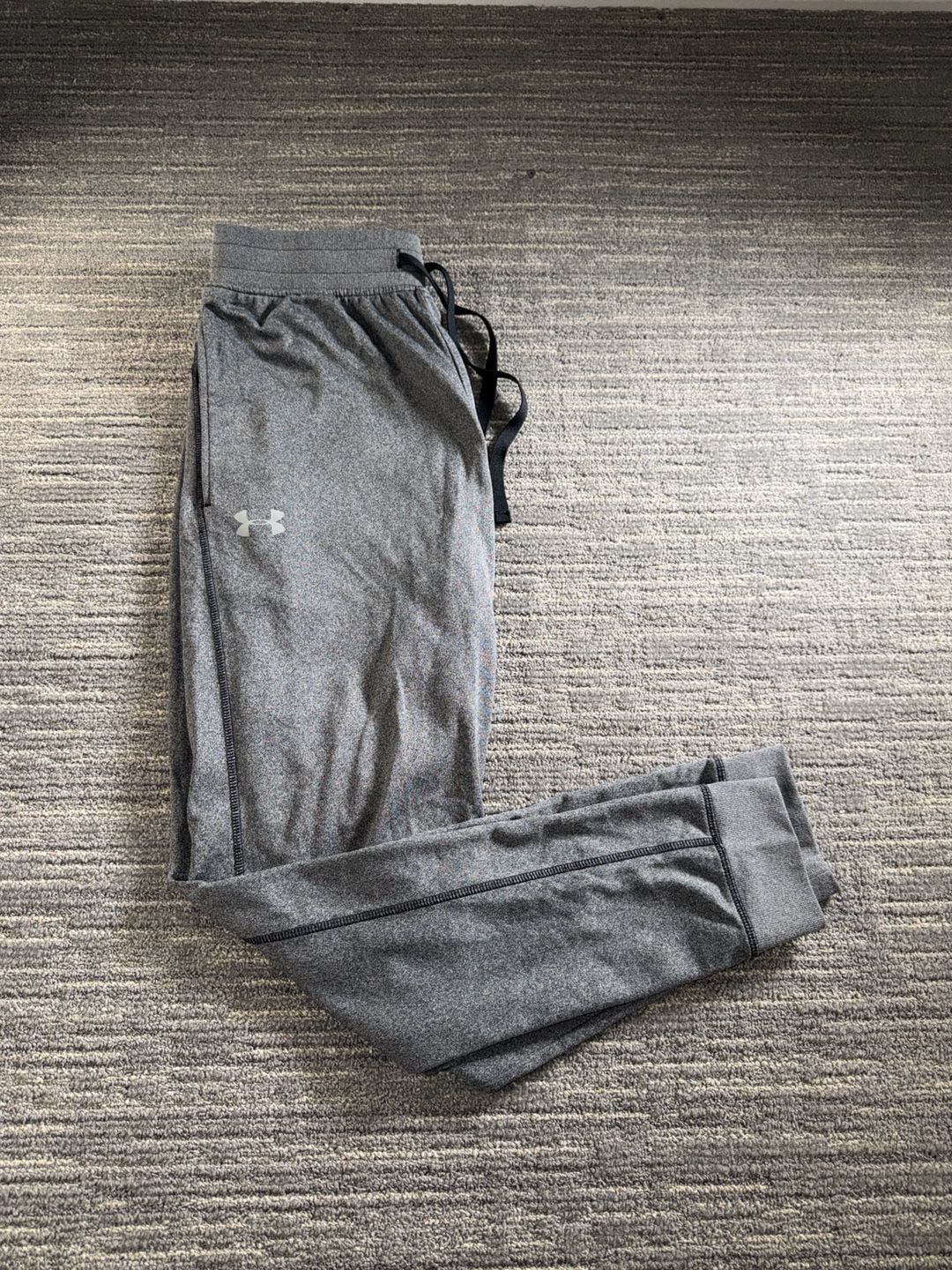 Under Armour Men's Armour Fleece Joggers in Charcoal Heather 2