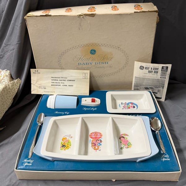 Vintage GE Heat 'n Serve Baby Dish Feeding and Training Set Model D-4