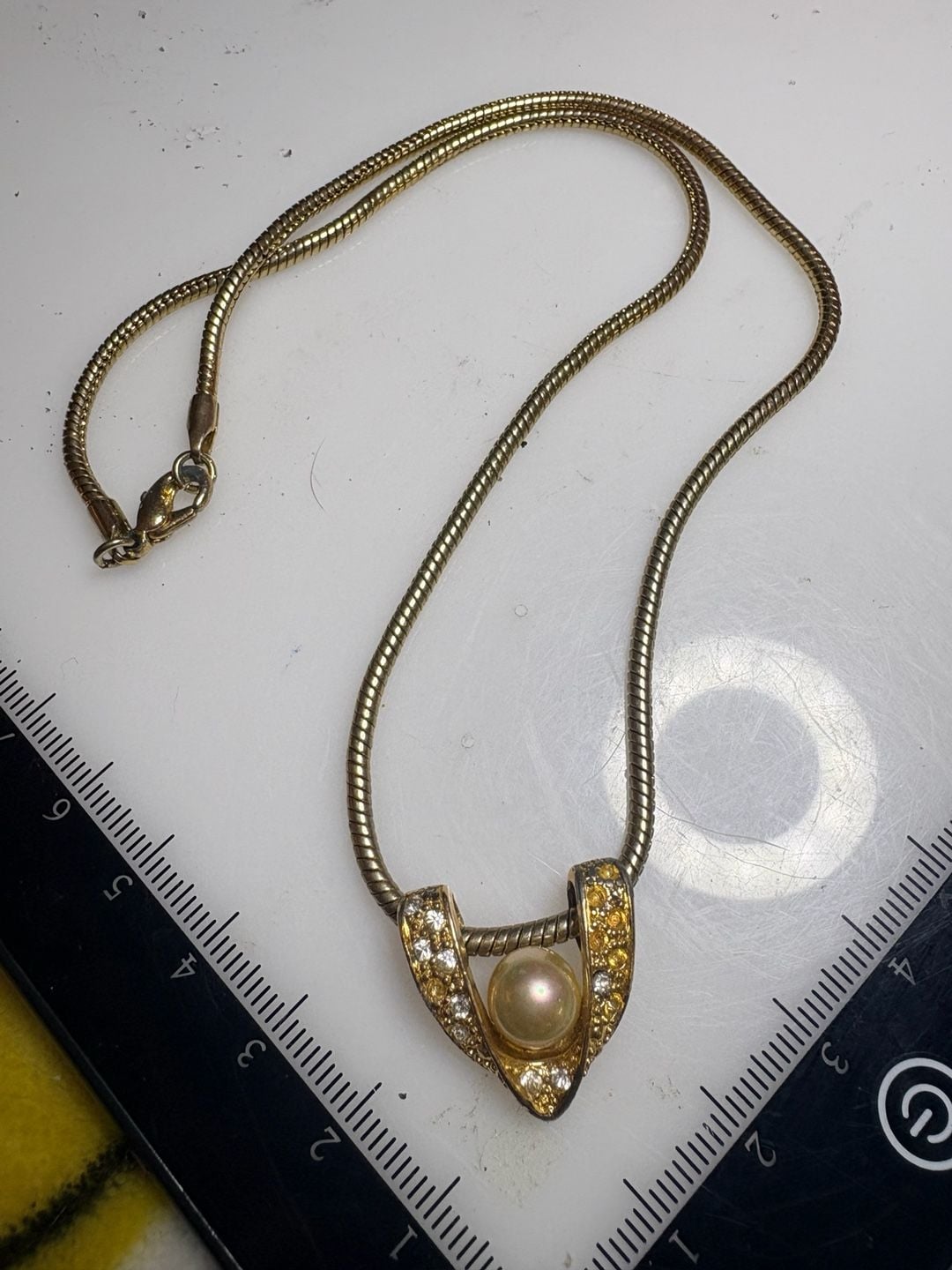 Roman Vintage Gold Tone Faux Pearl Rhinestone V-Shape Pendant Snake Chain Necklace 2