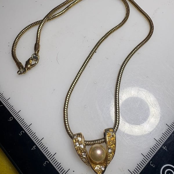 Roman Vintage Gold Tone Faux Pearl Rhinestone V-Shape Pendant Snake Chain Necklace