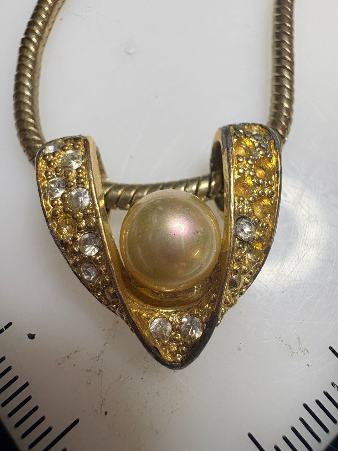 Roman Vintage Gold Tone Faux Pearl Rhinestone V-Shape Pendant Snake Chain Necklace 3