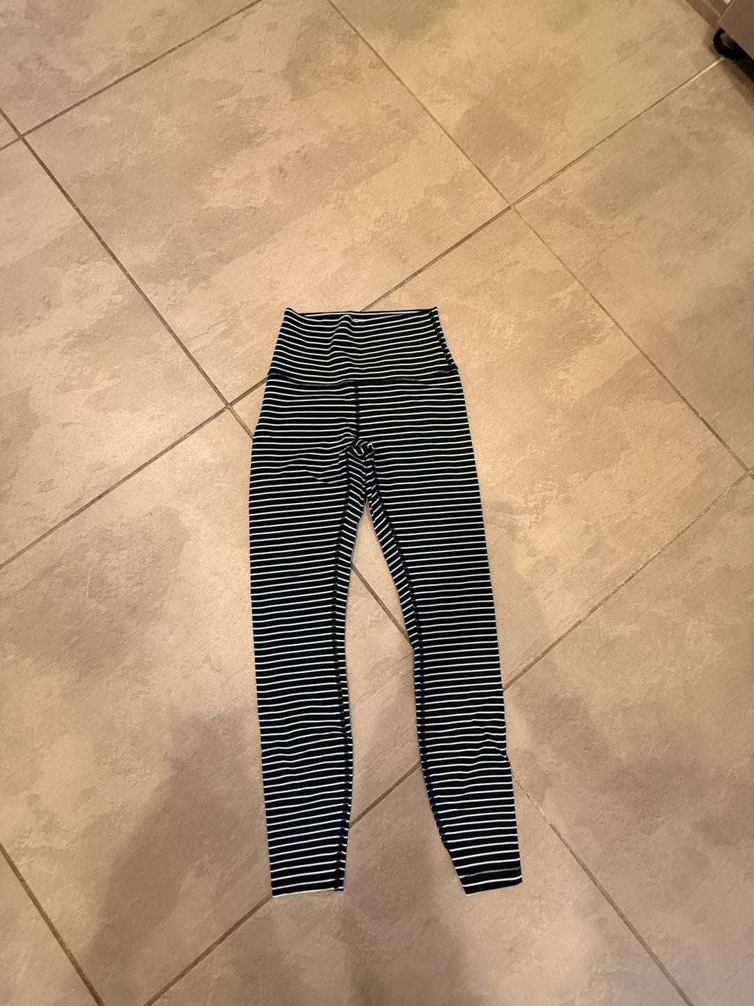 Lululemon Wunder Under High-Rise Tight 28" Parallel Stripe Black White Size 4 2