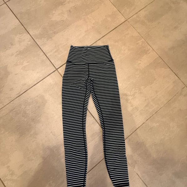Lululemon Wunder Under High-Rise Tight 28" Parallel Stripe Black White Size 4