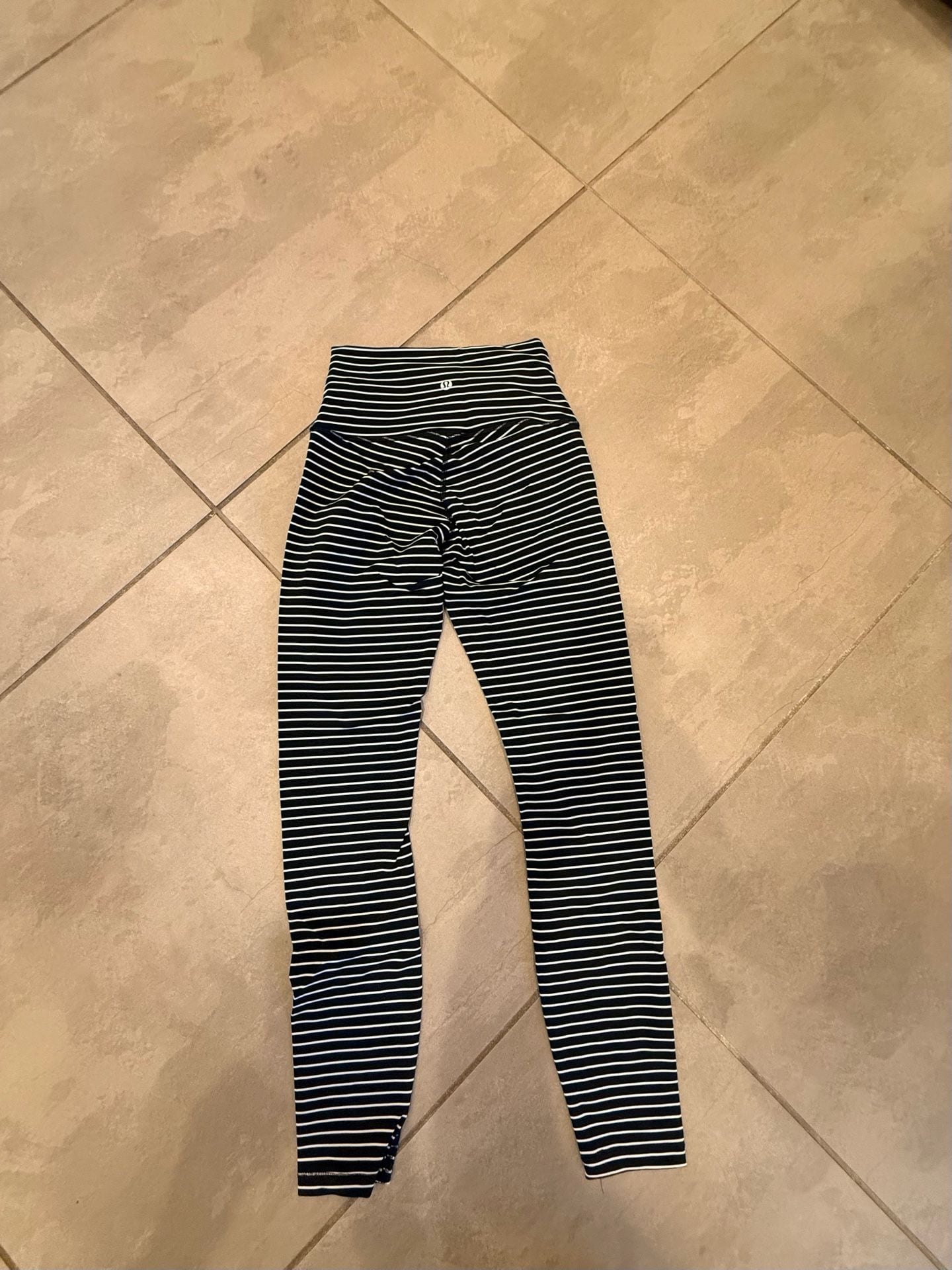 Lululemon Wunder Under High-Rise Tight 28" Parallel Stripe Black White Size 4 4