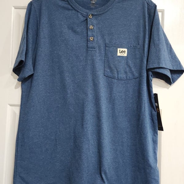 Lee Men's Short Sleeve Henley Pocket Tee in Blue Denim