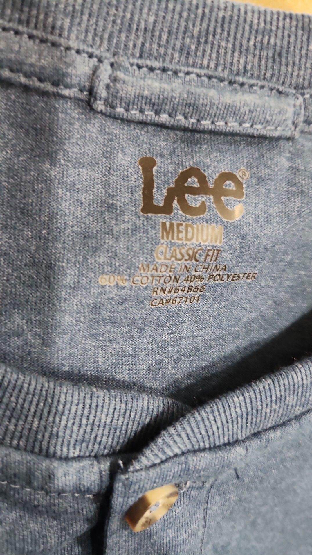 Lee Men's Short Sleeve Henley Pocket Tee in Blue Denim 4