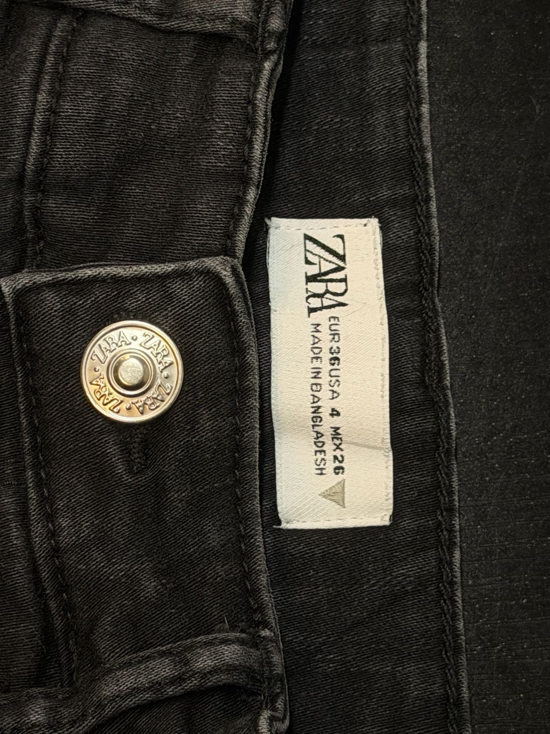 ZARA High-Waisted Skinny Jeans in Black Wash Size 4 2