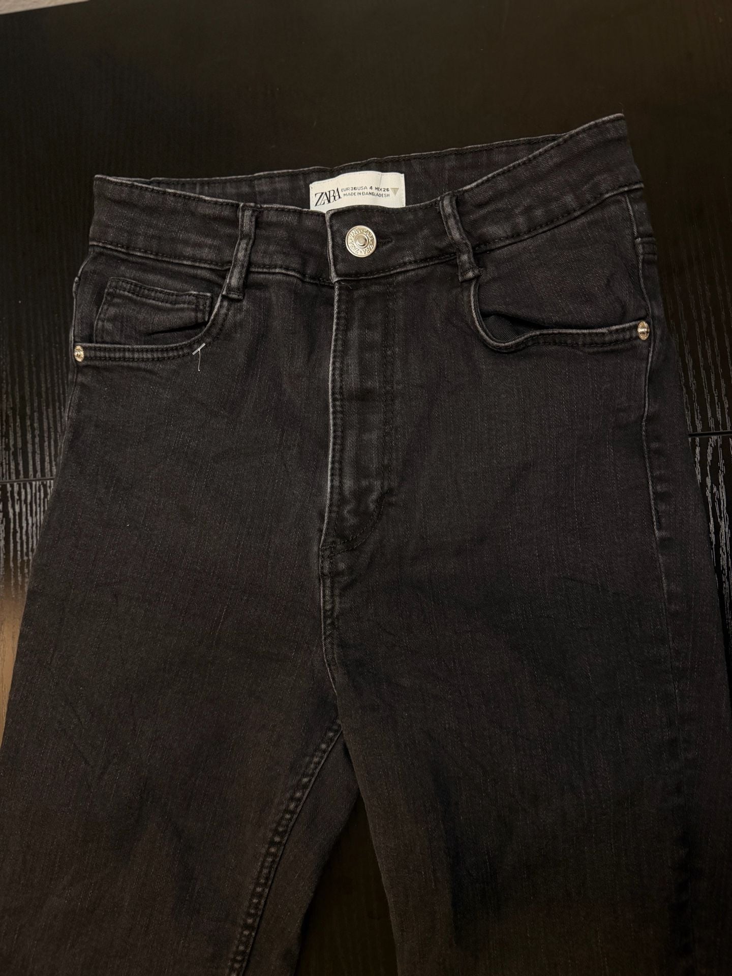 ZARA High-Waisted Skinny Jeans in Black Wash Size 4 3