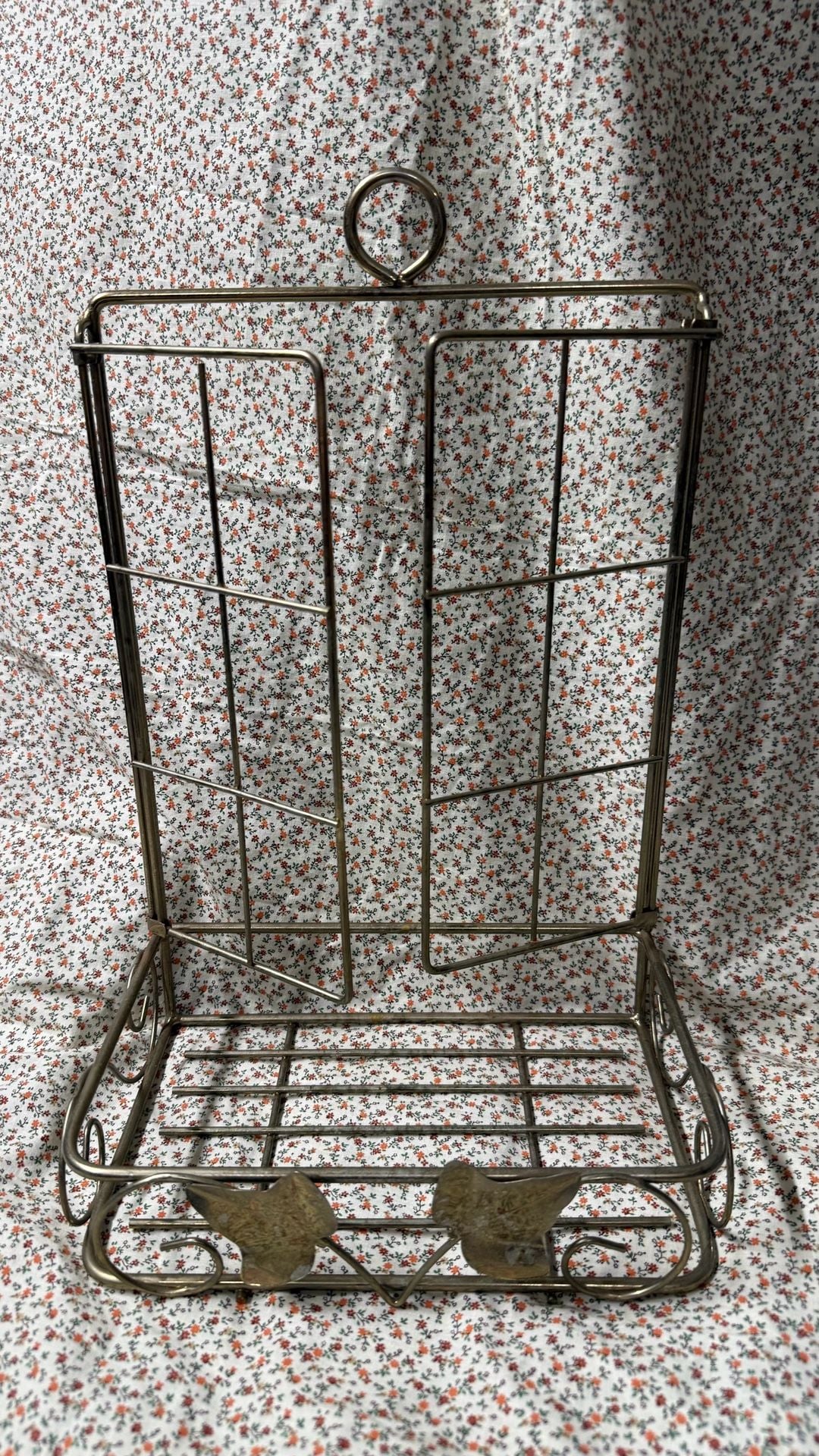 Vintage brass tone Wall Hanging Shelf with Swinging Doors and Ivy Leaf Detail 2