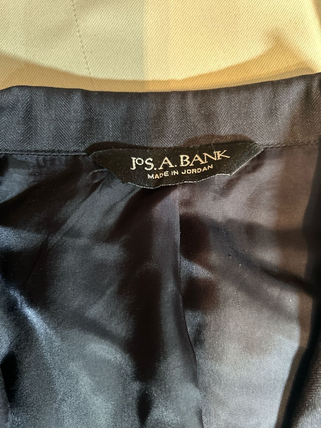 Jos. A. Bank Signature Collection Charcoal Grey Herringbone 2-Piece Suit 2