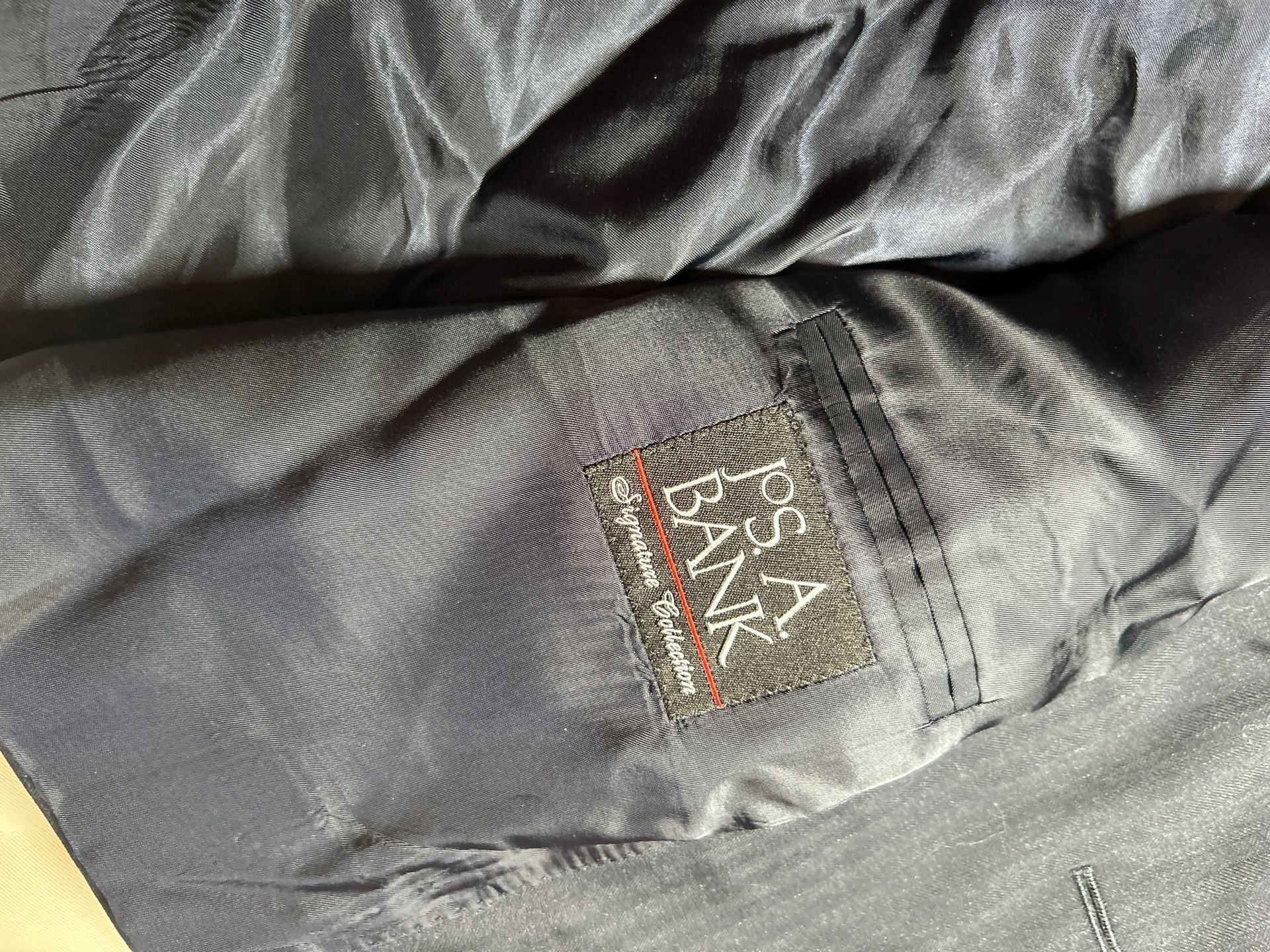 Jos. A. Bank Signature Collection Charcoal Grey Herringbone 2-Piece Suit 3