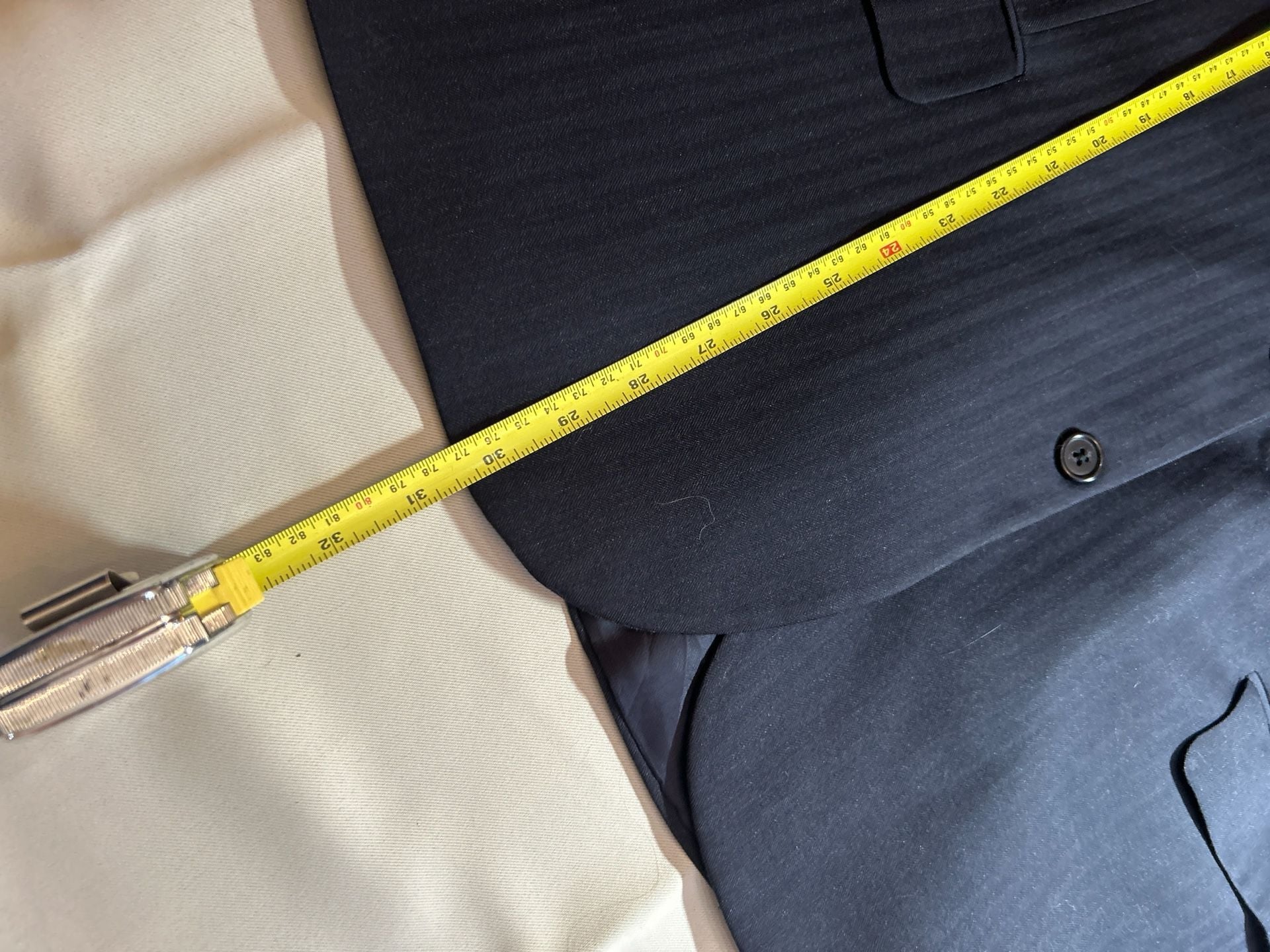 Jos. A. Bank Signature Collection Charcoal Grey Herringbone 2-Piece Suit 5