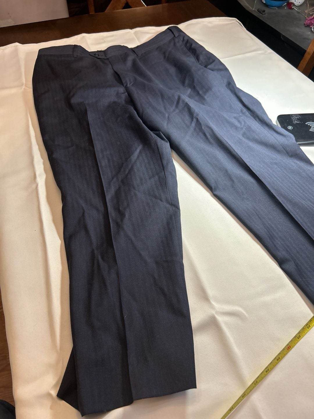 Jos. A. Bank Signature Collection Charcoal Grey Herringbone 2-Piece Suit 6