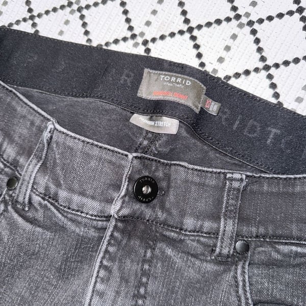 Torrid Bombshell Skinny Distressed Premium Stretch Jeans 12S