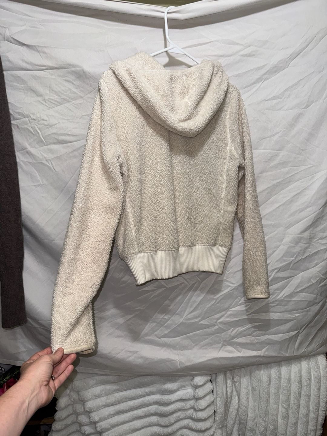 American Eagle Outfitters Sherpa Teddy Full-Zip Hoodie with Chest Pocket 8