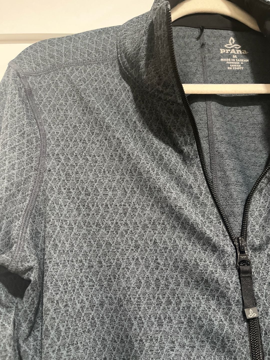 prAna Women's Grey Diamond Pattern Full Zip Mock Neck Jacket Size M 3