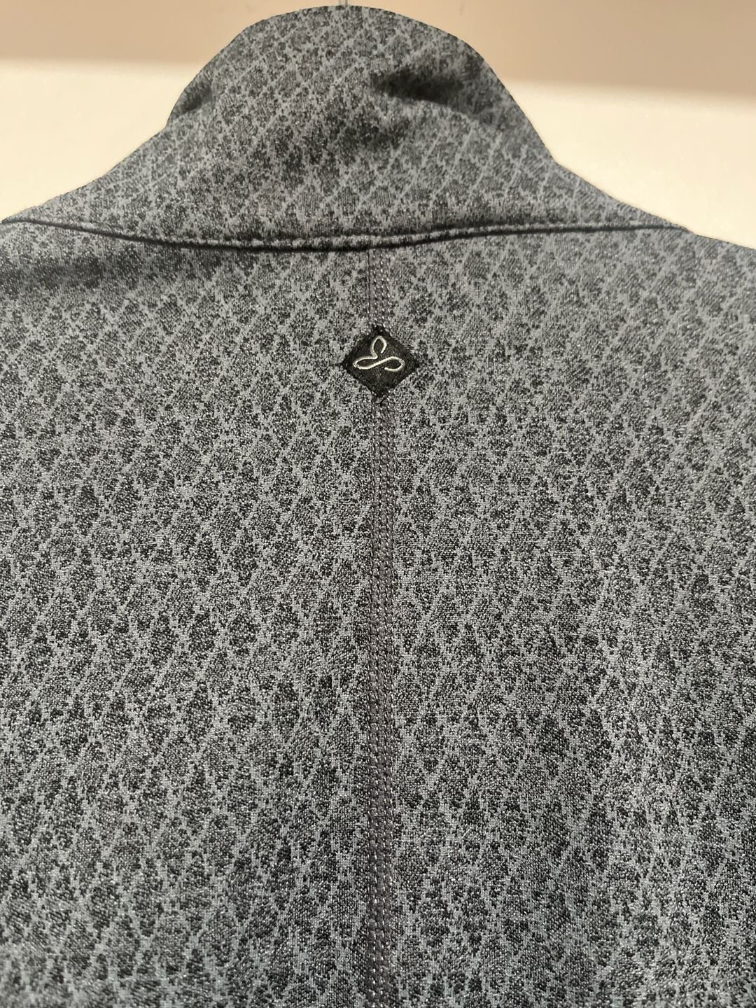 prAna Women's Grey Diamond Pattern Full Zip Mock Neck Jacket Size M 9