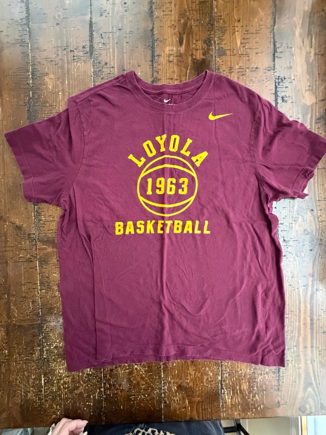 Nike Loyola 1963 Basketball Graphic T-Shirt Size XL 2