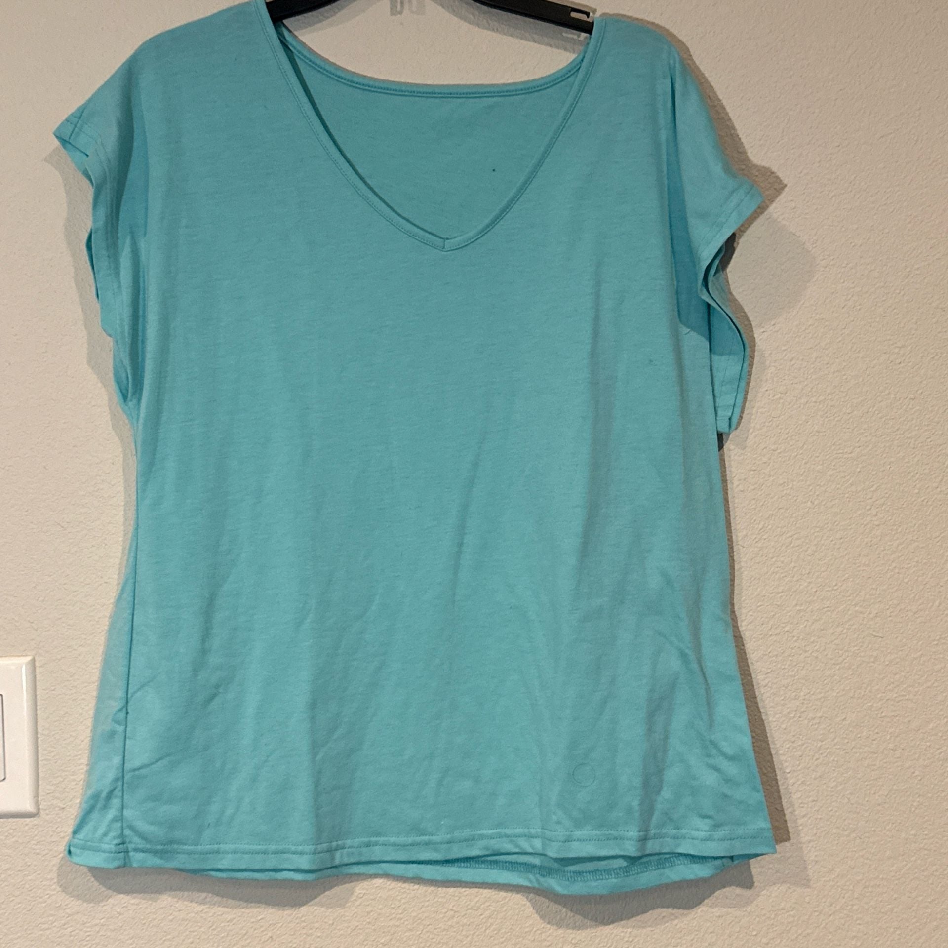 Derek Heart Plus Pink S/Sleeve "V" neckline polyester/rayon burnout Tunic 680 1