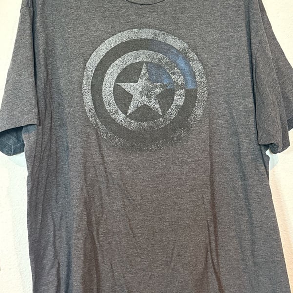 Marvel Captain America Distressed Shield Graphic T-Shirt Size 2X
