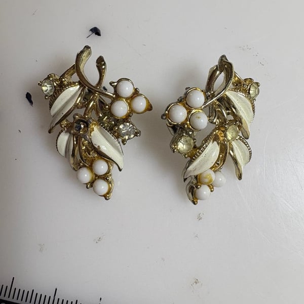 Vintage Coro White Enamel Leaf and Berry Rhinestone Clip-On Earrings