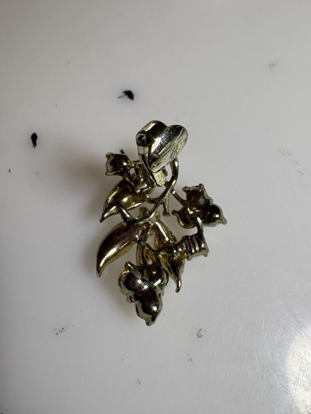 Vintage Coro White Enamel Leaf and Berry Rhinestone Clip-On Earrings 8