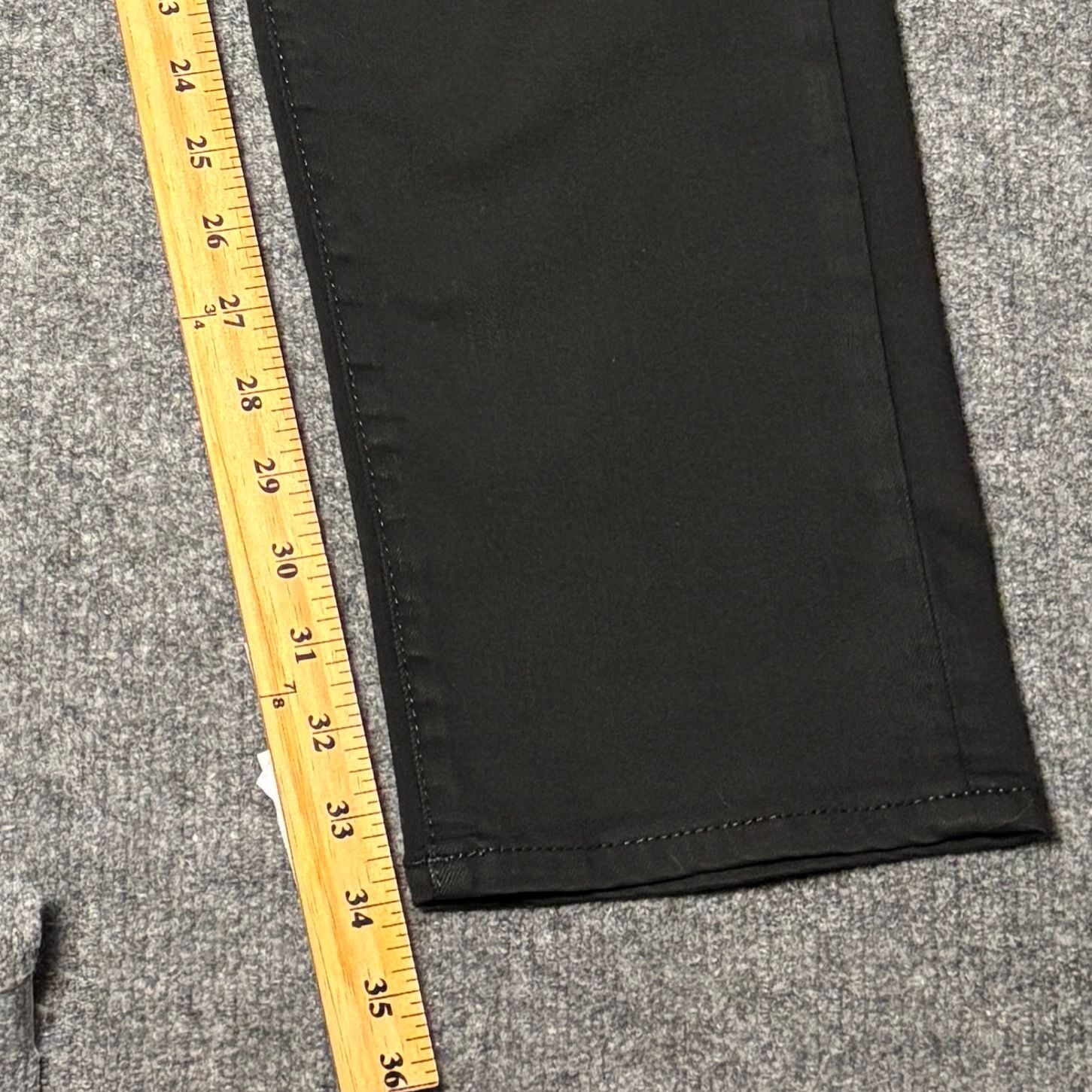 True Religion Geno Relaxed Slim Black Jeans Mens Size 34 17