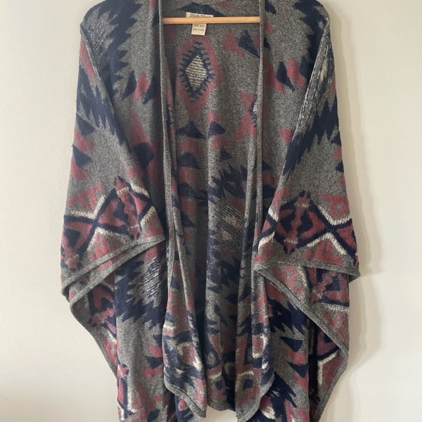 Lucky Brand Southwestern Aztec Pattern Open Front Poncho Wrap, One Size