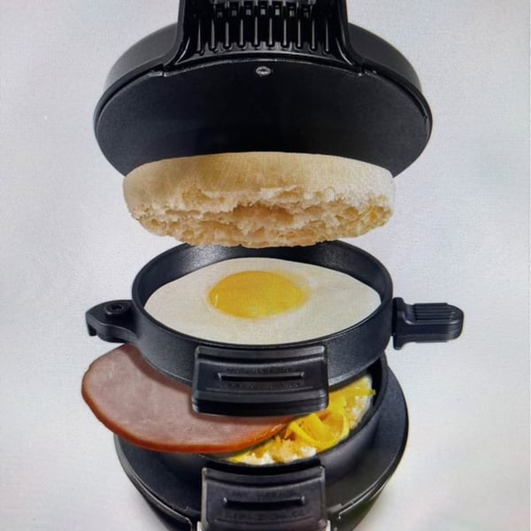 Hamilton Beach 25476 Breakfast Electric Sandwich Maker, Red
