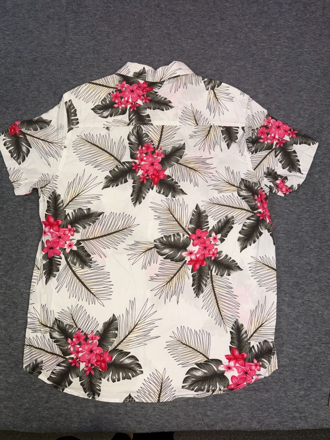 Eighty Eight Brand Men's Tropical Floral Short Sleeve Button Down Shirt Size M 8