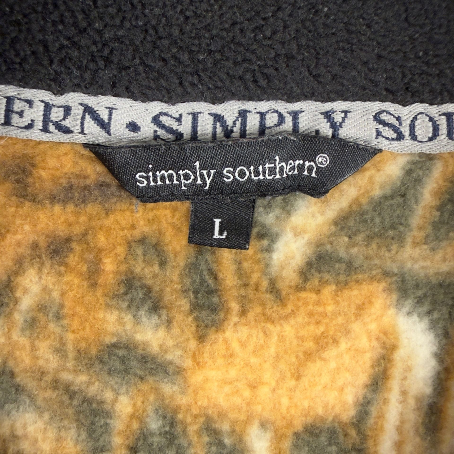 Simply Southern Camo and Black Fleece Snap Pullover Size L 4