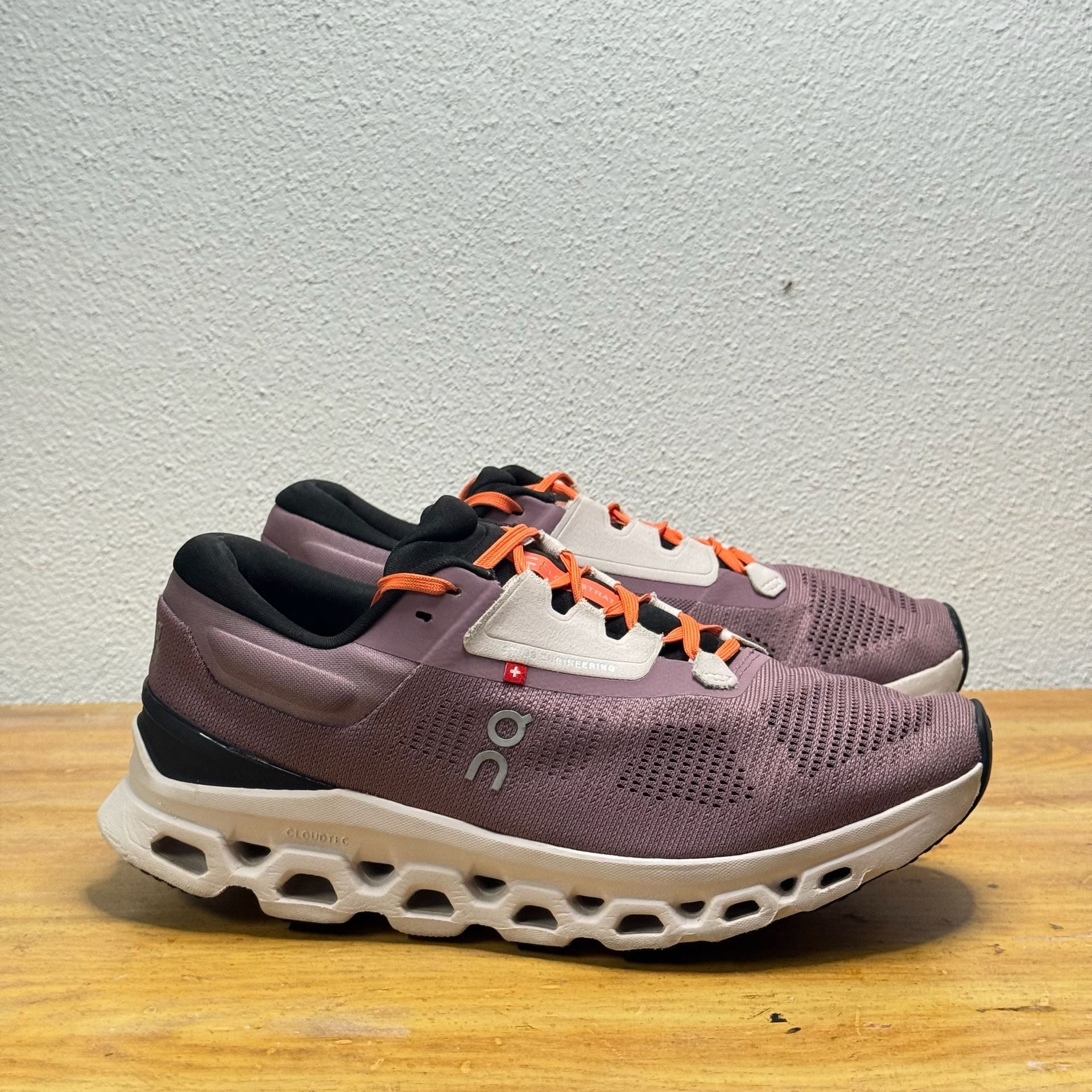 On Cloudstratus 3 Womens Running Shoes Size US 8.5 EUR 40 Purple Lily 2