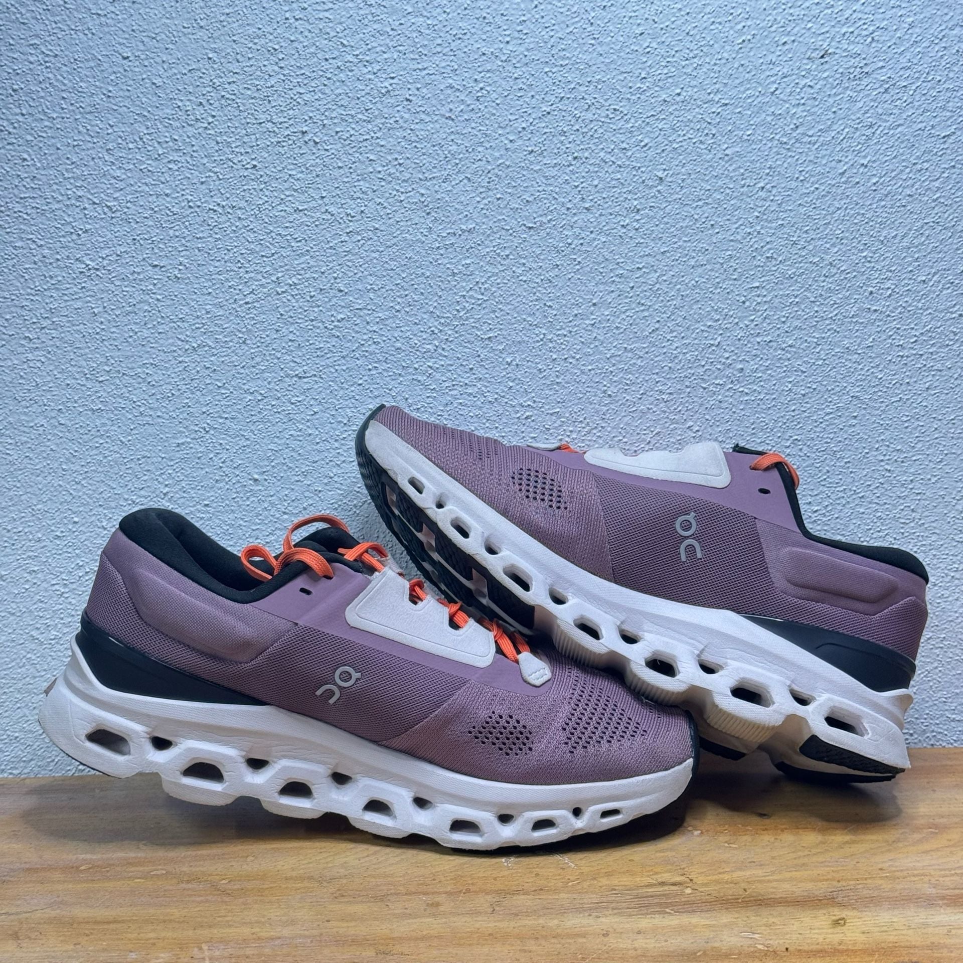 On Cloudstratus 3 Womens Running Shoes Size US 8.5 EUR 40 Purple Lily 6
