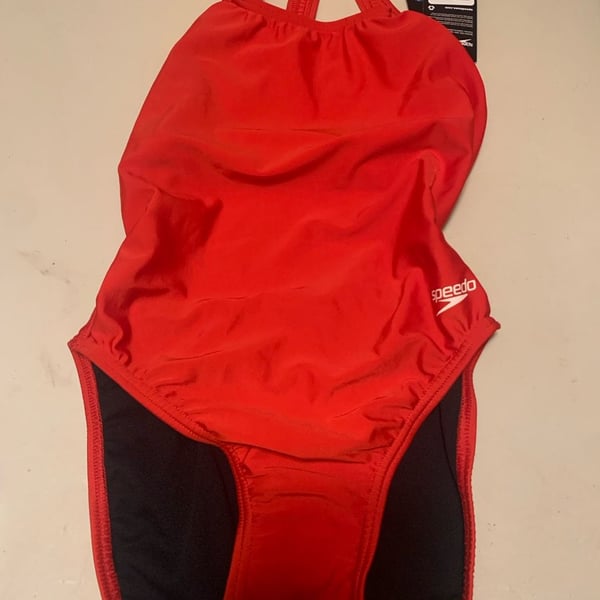 Speedo Women's Team Pearl One-Piece Swimsuit Red Size 8/34