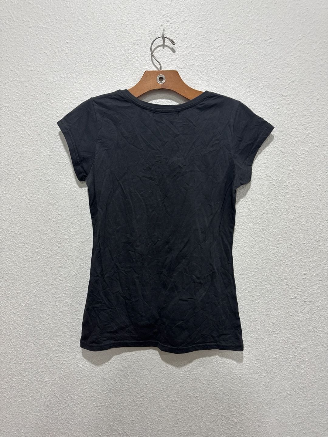 My BESTWEAR Collection King's Ture Love Embellished Graphic V-Neck T-Shirt Size M 5
