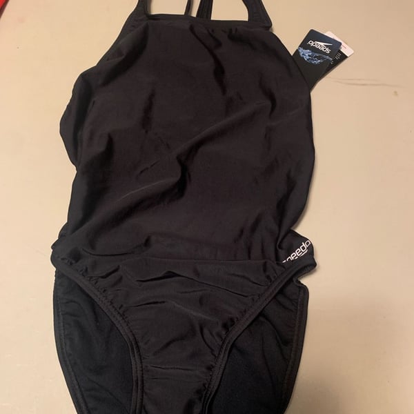 Speedo Women's Solid Flyback One Piece Swimsuit Black