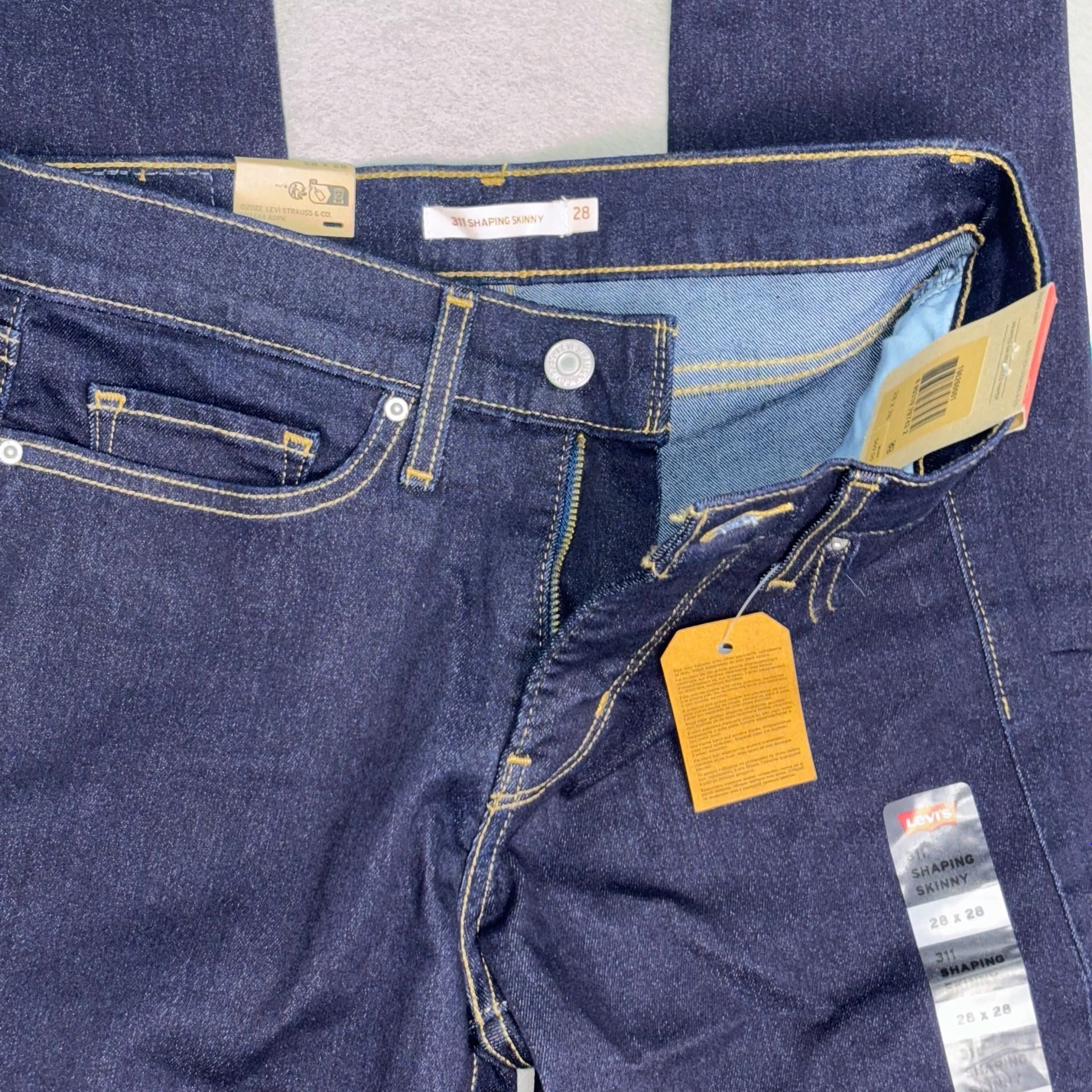 Levi's 311 Shaping Skinny Jeans Womens Size 28 x 28 4