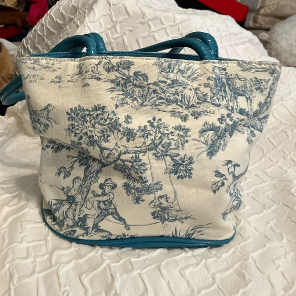 Bueno Double Strap Tapestry Shoulder Bag Purse w/ Removable Matchng Zipper Pouch