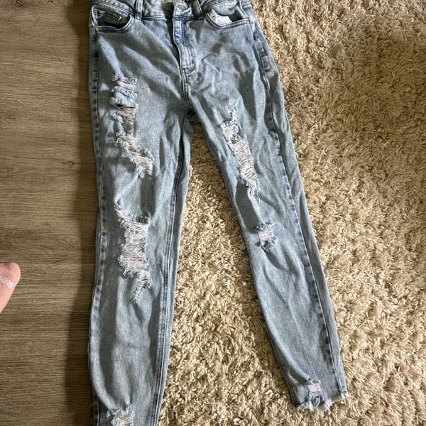 Tinseltown Light Wash Distressed Skinny Jeans Size 9(0053)
