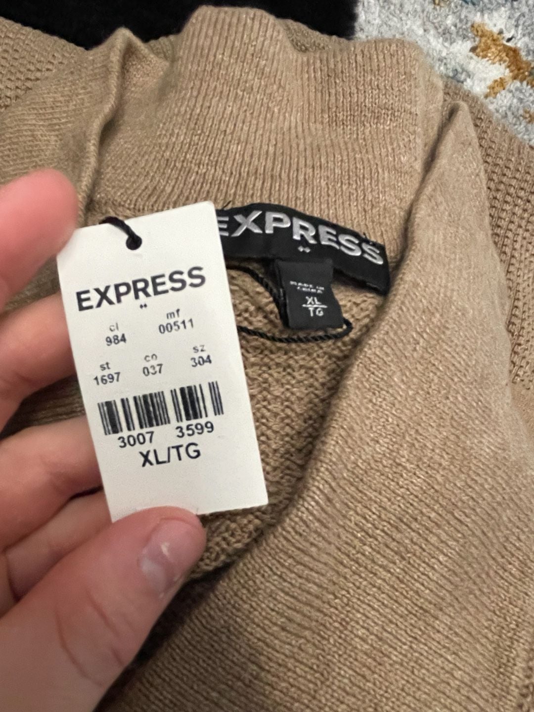 Express Men's Textured Knit V-Neck Sweater Tan Size XL 6