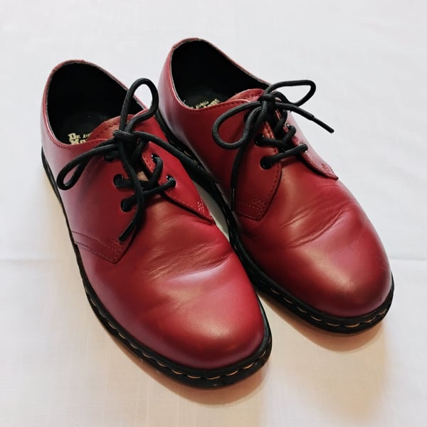 Dr. Martens Cavendish Cherry Red Leather Oxford Shoes SoftWair Low Top Comfort